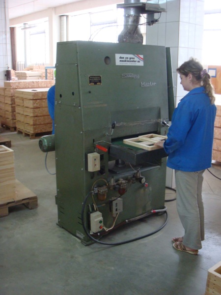 Шлифовально-калибровальный станок фирмы Sanding Master для древесины